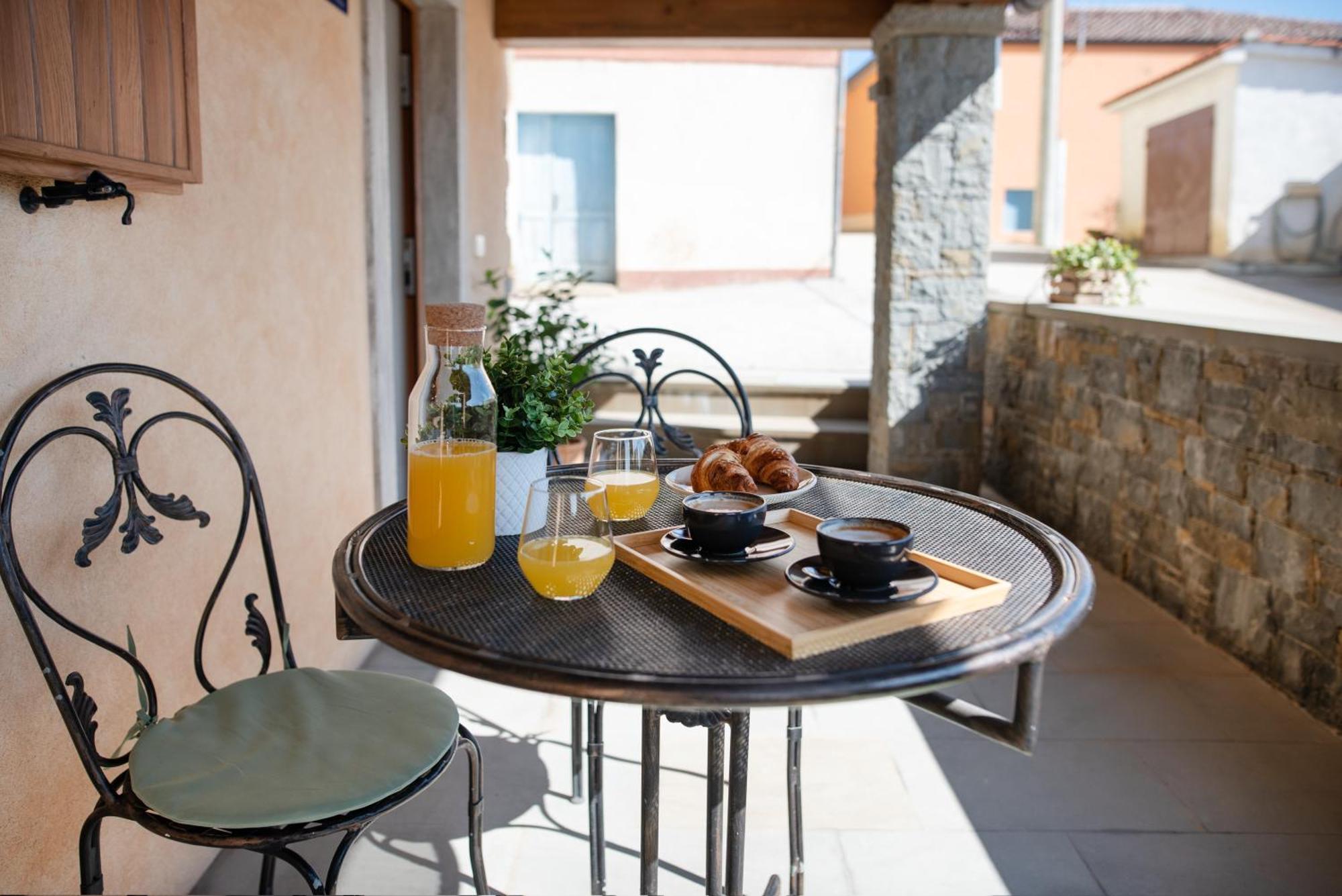 Ferienwohnung Truffle House Karlic Buzet Exterior foto
